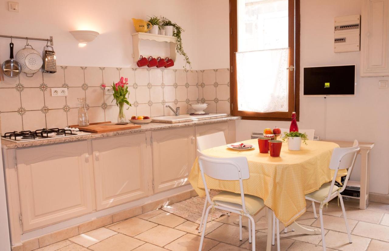 La Maison D'Eloise Arlés Exterior foto